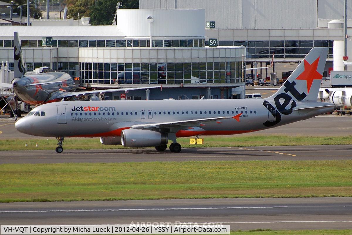 VH-VQT, 2005 Airbus A320-232 C/N 2475, At Sydney