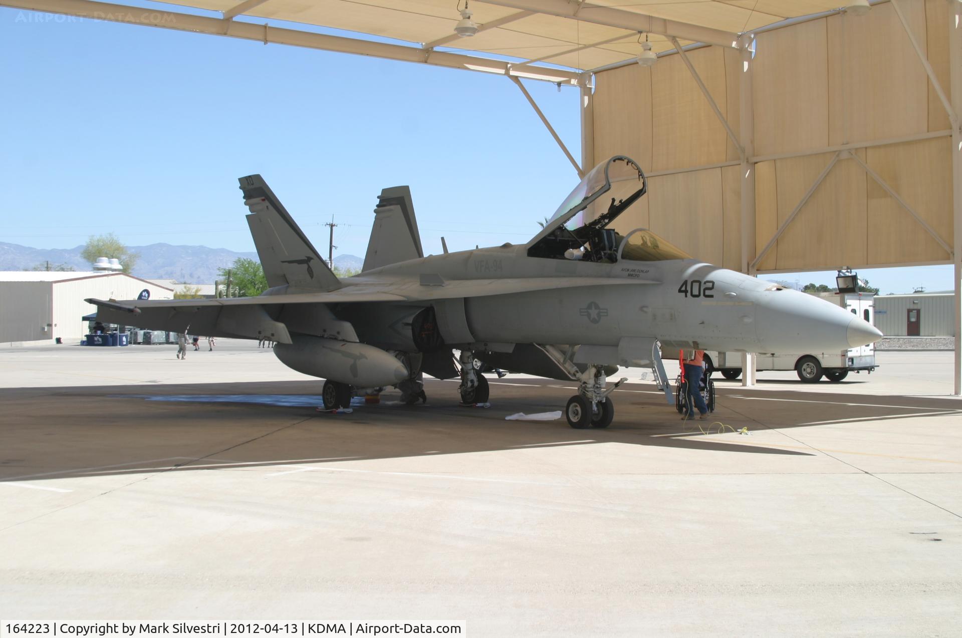 164223, 1991 McDonnell Douglas F/A-18C Hornet C/N 0986/C212, Davis Monthan Airshow Practice Day