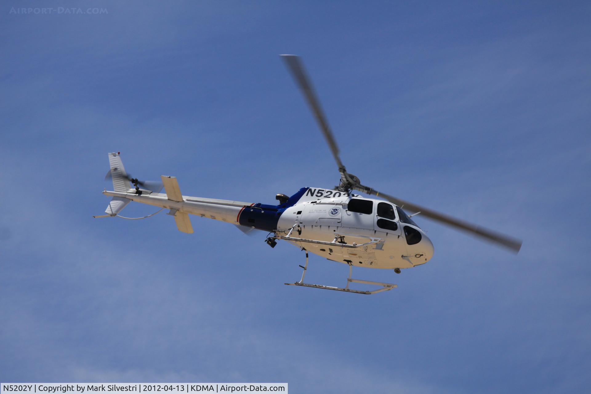 N5202Y, 1998 Eurocopter AS-350B-2 Ecureuil Ecureuil C/N 3085, Davis Monthan Airshow Practice Day
