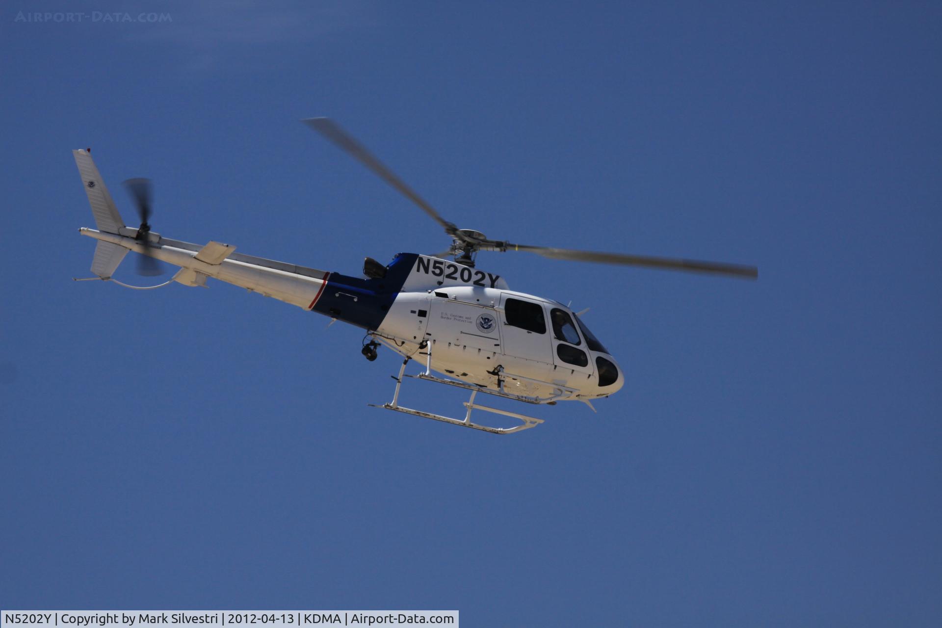N5202Y, 1998 Eurocopter AS-350B-2 Ecureuil Ecureuil C/N 3085, Davis Monthan Airshow Practice Day