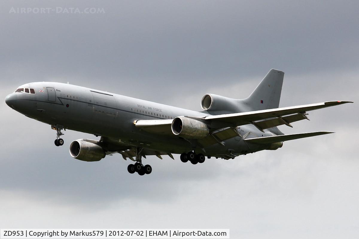 ZD953, 1980 Lockheed L-1011-500  (KC1) Tristar C/N 193V-1174, Nice suprise that day. On short final to Polderbaan.
