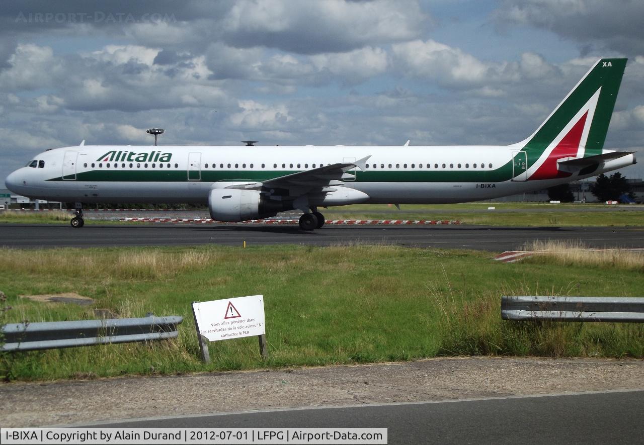 I-BIXA, 1994 Airbus A321-112 C/N 477, When adding the A321 to its fleet, Italy's most famous plazzas were called at their turns to the rescue in naming the aircrafts. First to come in 1994, Xray-Alpha is Plazza del Duomo - Milano.