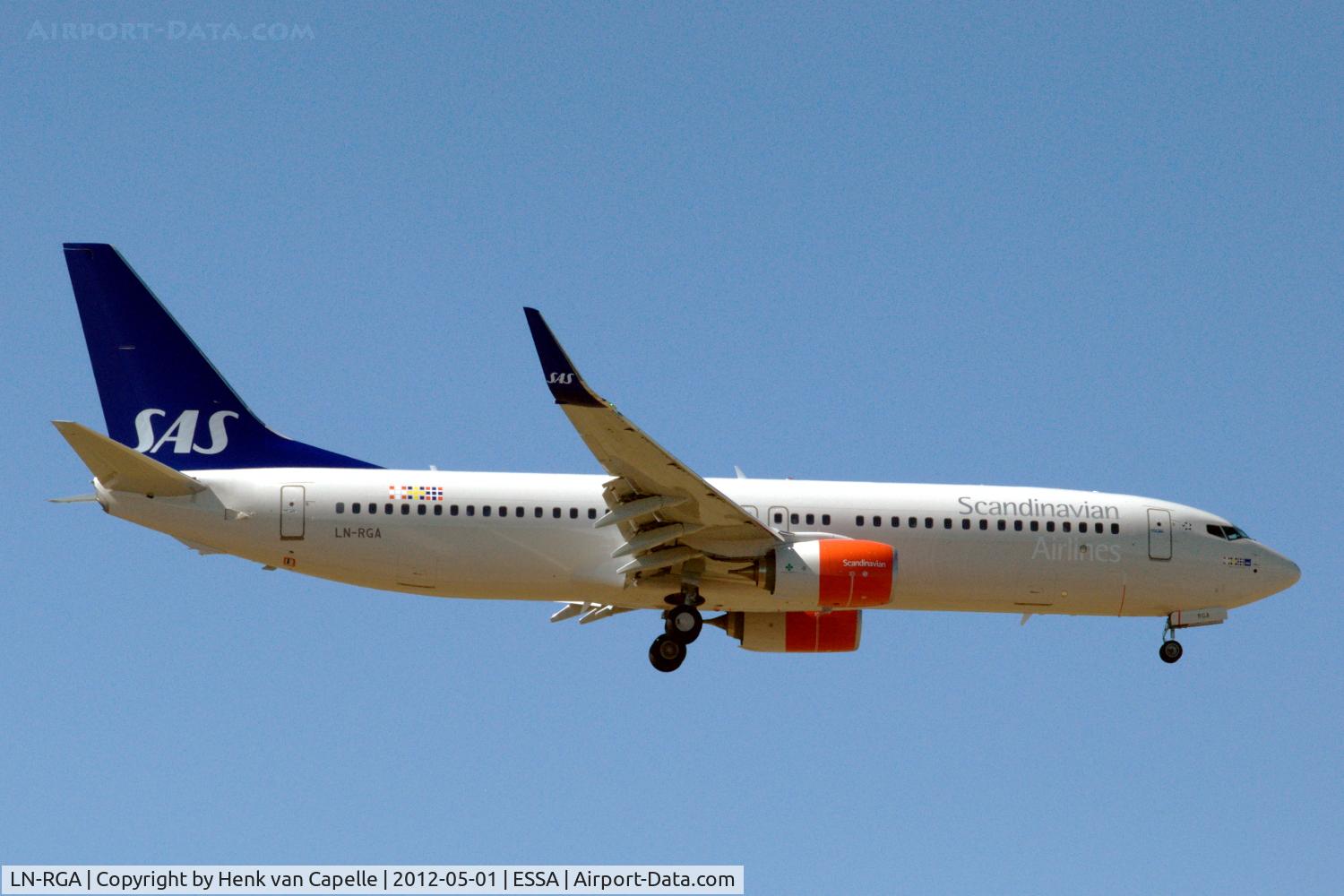 LN-RGA, 2012 Boeing 737-86N C/N 39397, Scandinavian Airlines Boeing 737-800 about to land at Stockholm Arlanda airport.