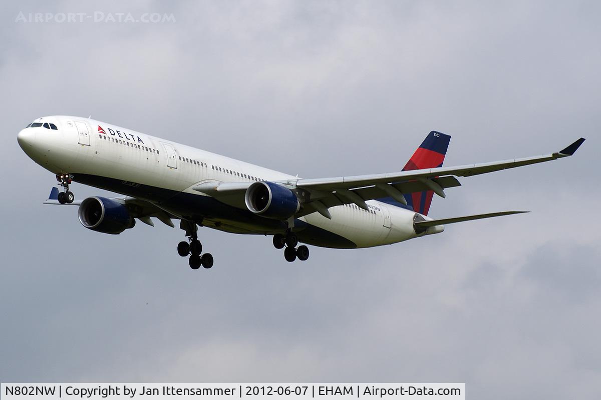 N802NW, 2003 Airbus A330-323 C/N 0533, N802nw @ EHAM