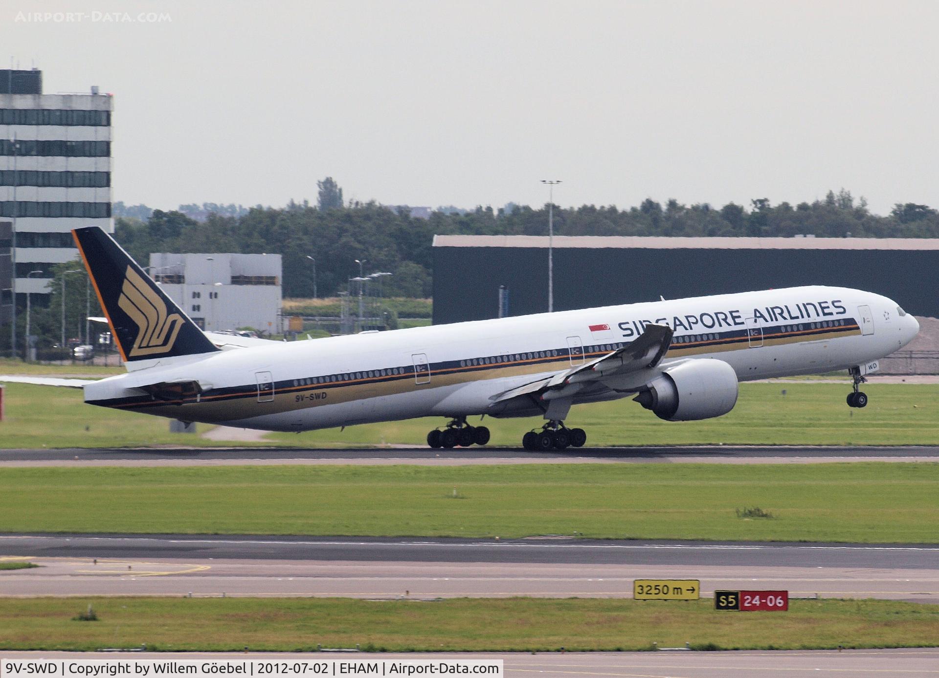 9V-SWD, 2006 Boeing 777-312/ER C/N 34569, Take off from runway L18 of Schiphol Airport