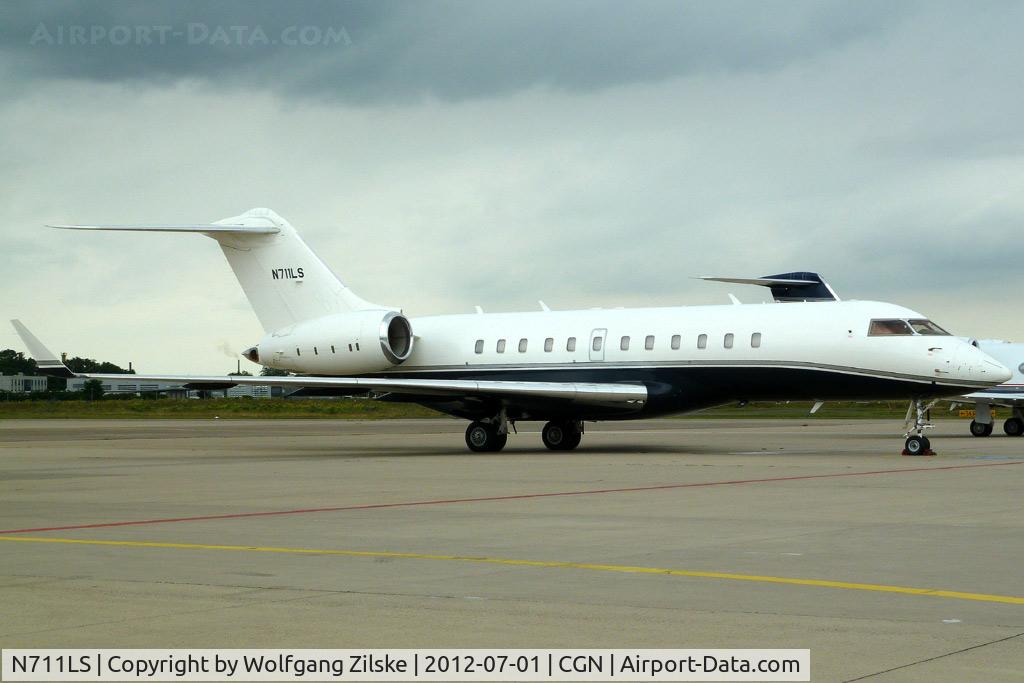N711LS, 2012 Bombardier BD-700-1A10 Global 6000 C/N 9476, visitor