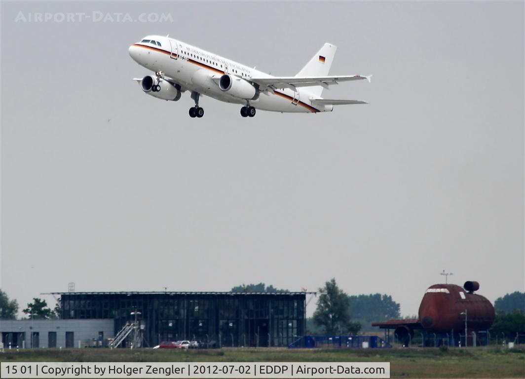 15 01, 2009 Airbus ACJ319 (A319-133/CJ) C/N 3897, Coming from CGN, doing two t&g and leave back home - I was on right time and the right place.....