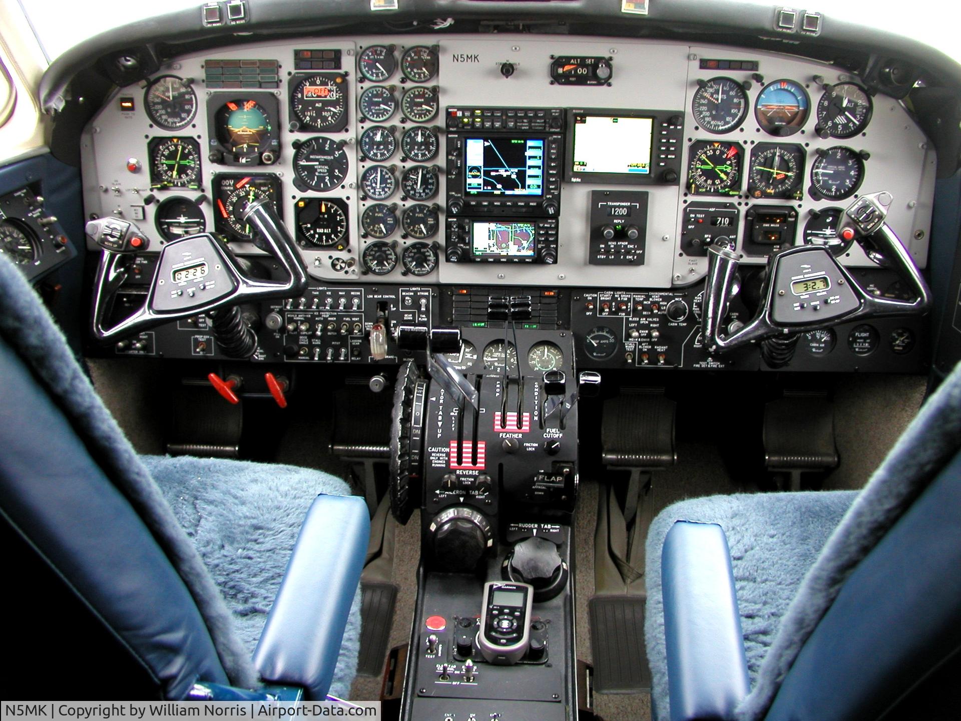 N5MK, 1979 Beech 200 C/N BB-537, Cockpit of my Kingair 200