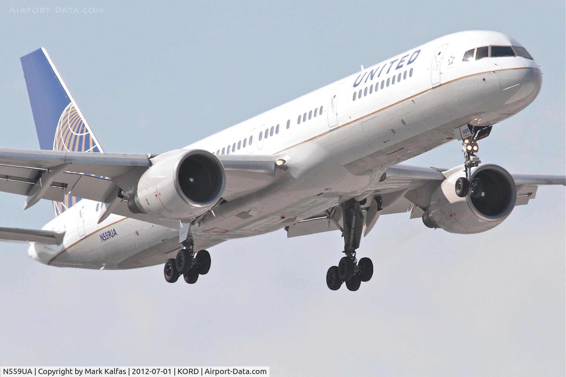 N559UA, 1992 Boeing 757-222 C/N 26657, United Airlines Boeing 757-222, UAL906 arriving from San Francisco International /KSFO, on final for RWY 14R at Chicago's O'Hare International.