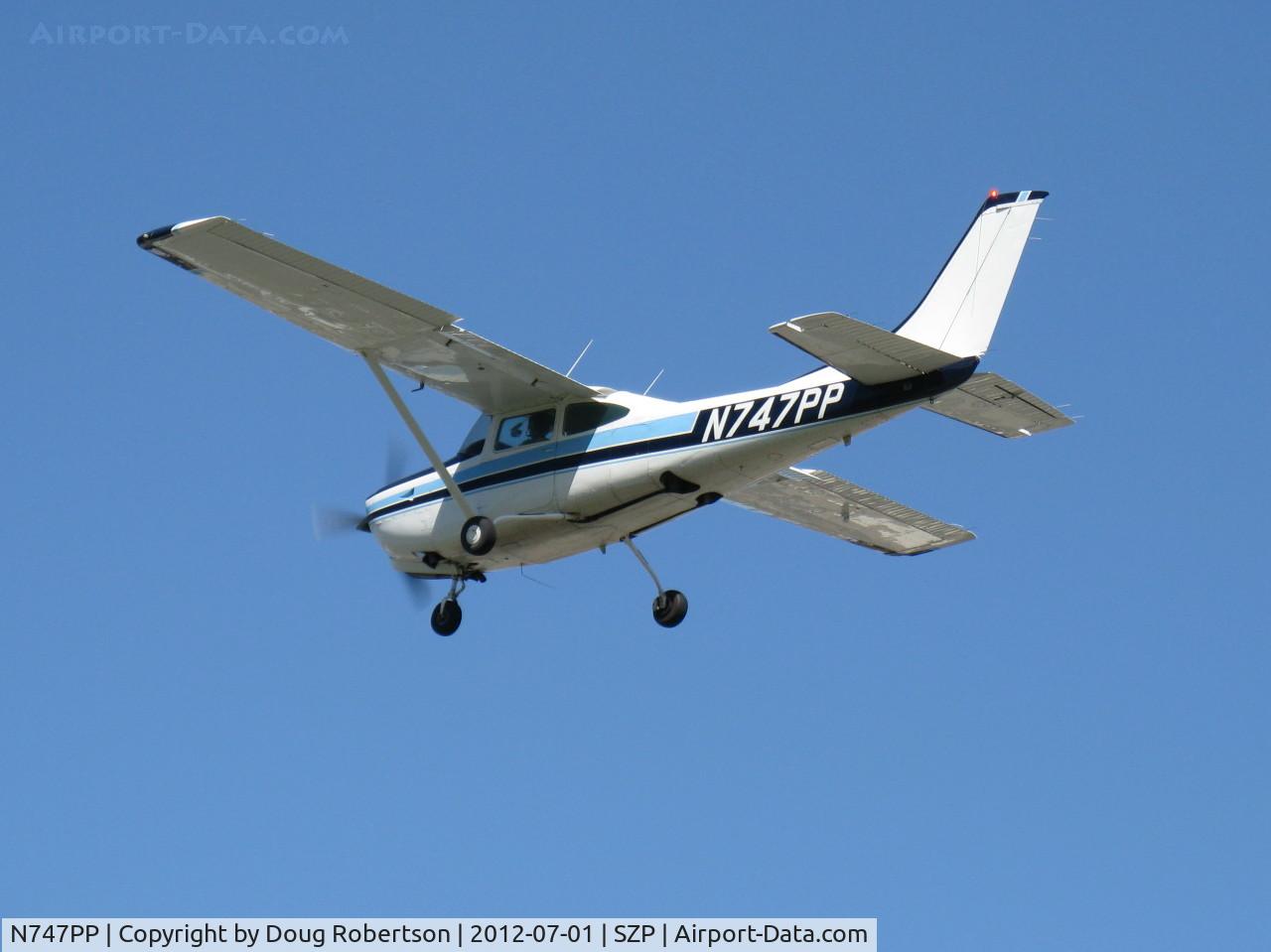 N747PP, 1980 Cessna 182R Skylane C/N R18201587, 1980 Cessna R182 SKYLANE RG, Lycoming O-540-J3C5D 235 Hp, takeoff climb Rwy 22