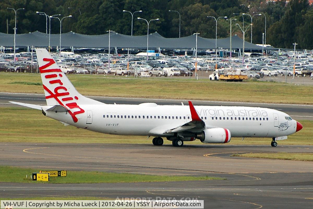 VH-VUF, 2005 Boeing 737-8FE C/N 34168, Rudolph?