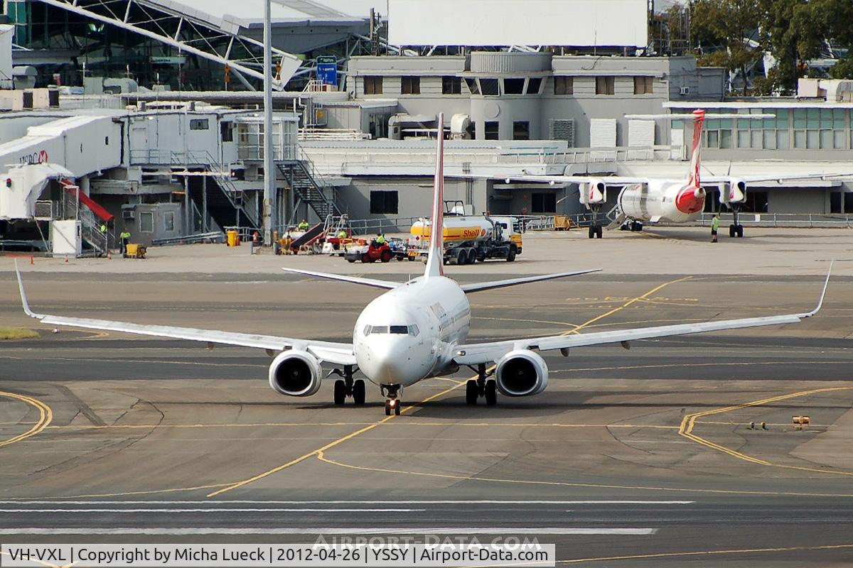 VH-VXL, 2002 Boeing 737-838 C/N 33482, At Sydney