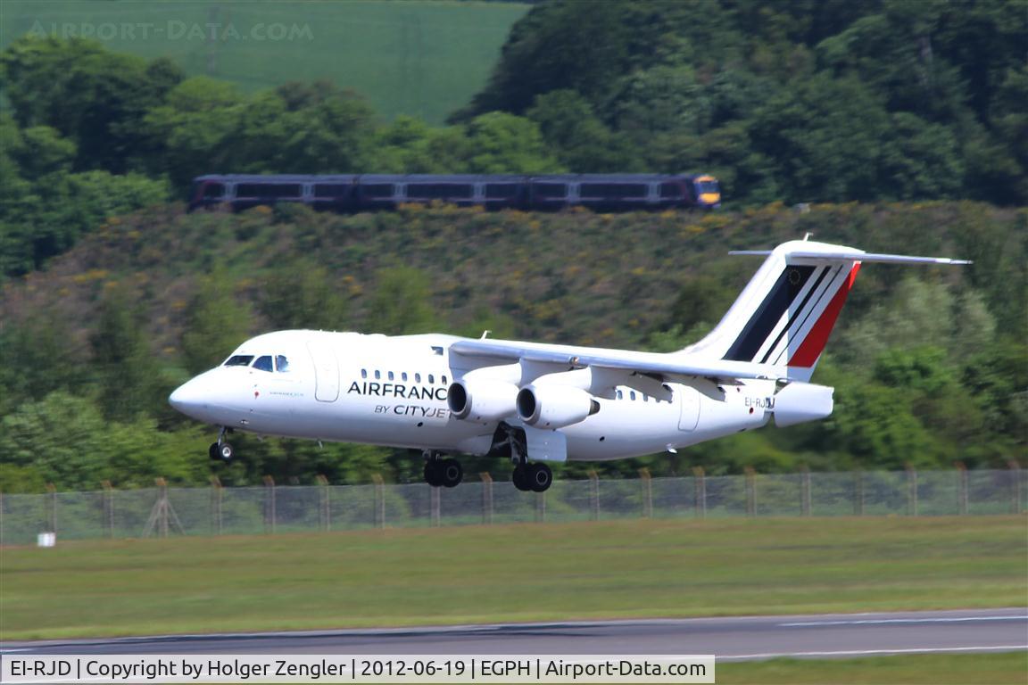 EI-RJD, 1998 BAE Systems Avro 146-RJ85 C/N E.2334, Arrival from CDG.....