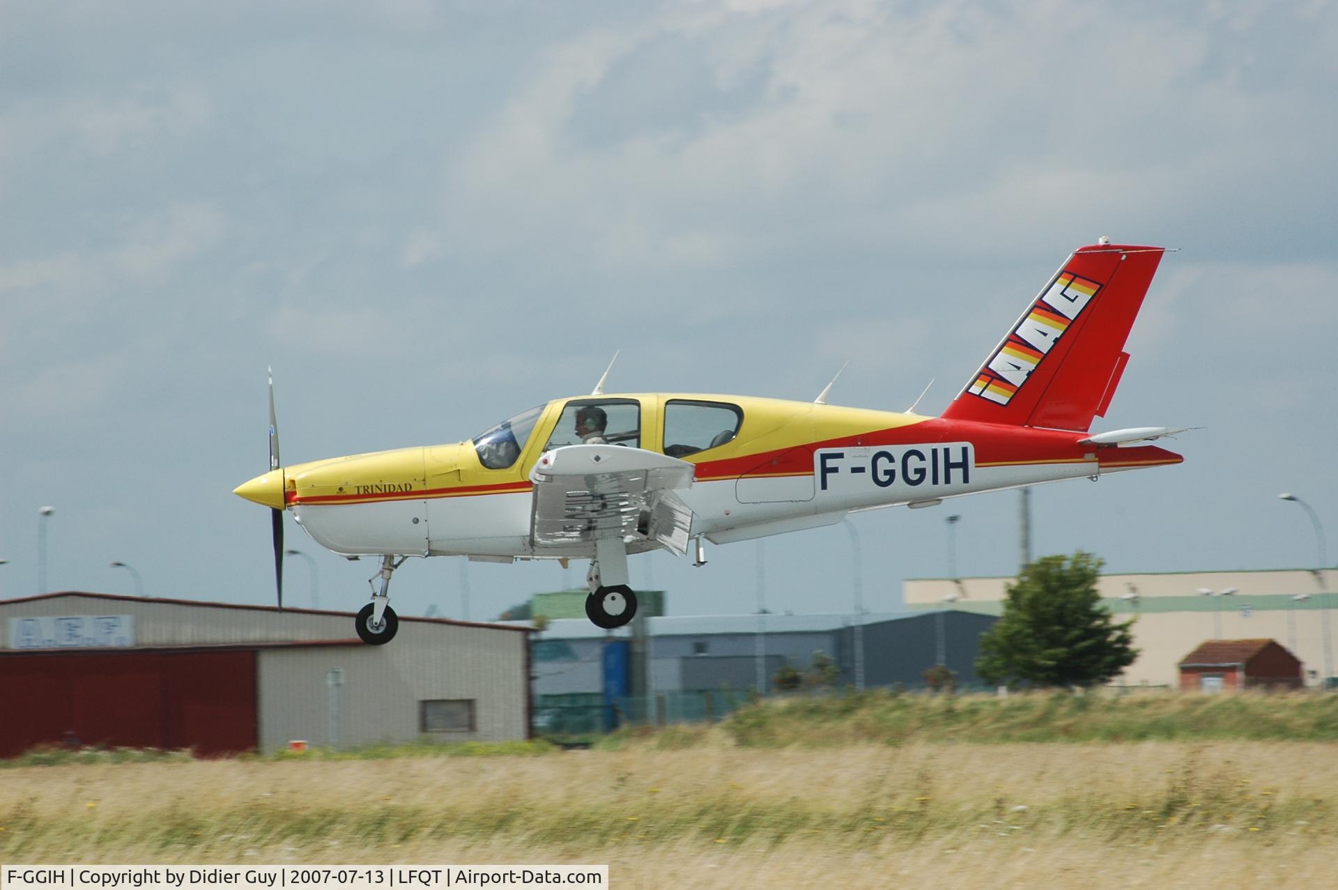 F-GGIH, Socata TB-20 C/N 990, EPAG's IH landing on runway 22 at Merville airfield.