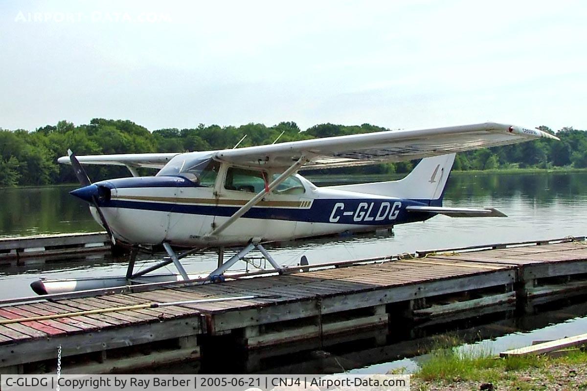 C-GLDG, 1974 Cessna 172M C/N 17263985, Seen here at Orillia float plane base Ontario~C