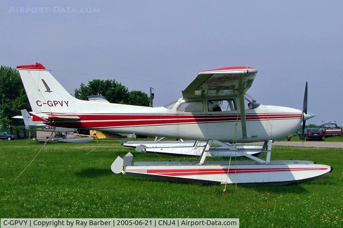 C-GPVY, 1976 Cessna 172M C/N 17267335, Seen here at Orillia float plane base Ontario~C.