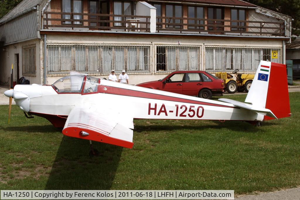 HA-1250, 1968 Scheibe SF-25B Falke C/N 4632, Farkashegy