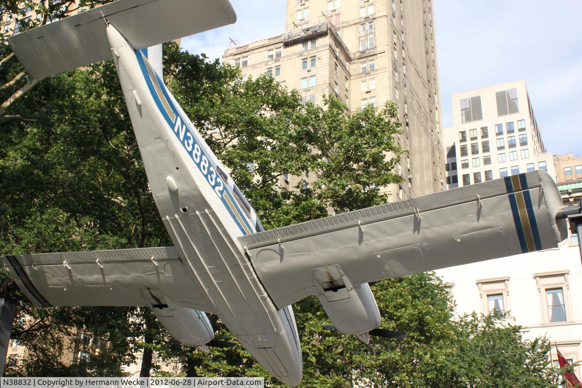 N38832, 1977 Piper PA-34-200T C/N 34-7770346, 