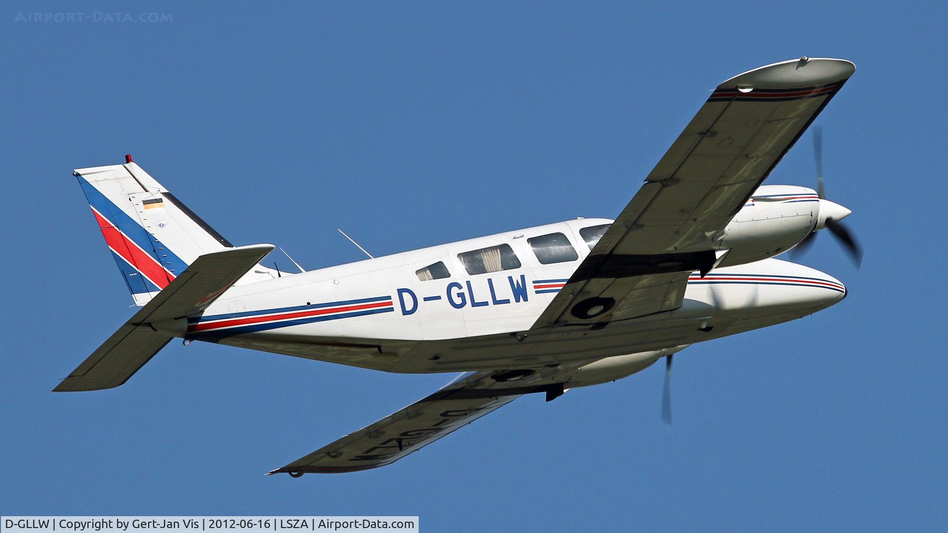 D-GLLW, 1980 Piper PA-34-200T Seneca II C/N 34-8070170, Taking off at Lugano