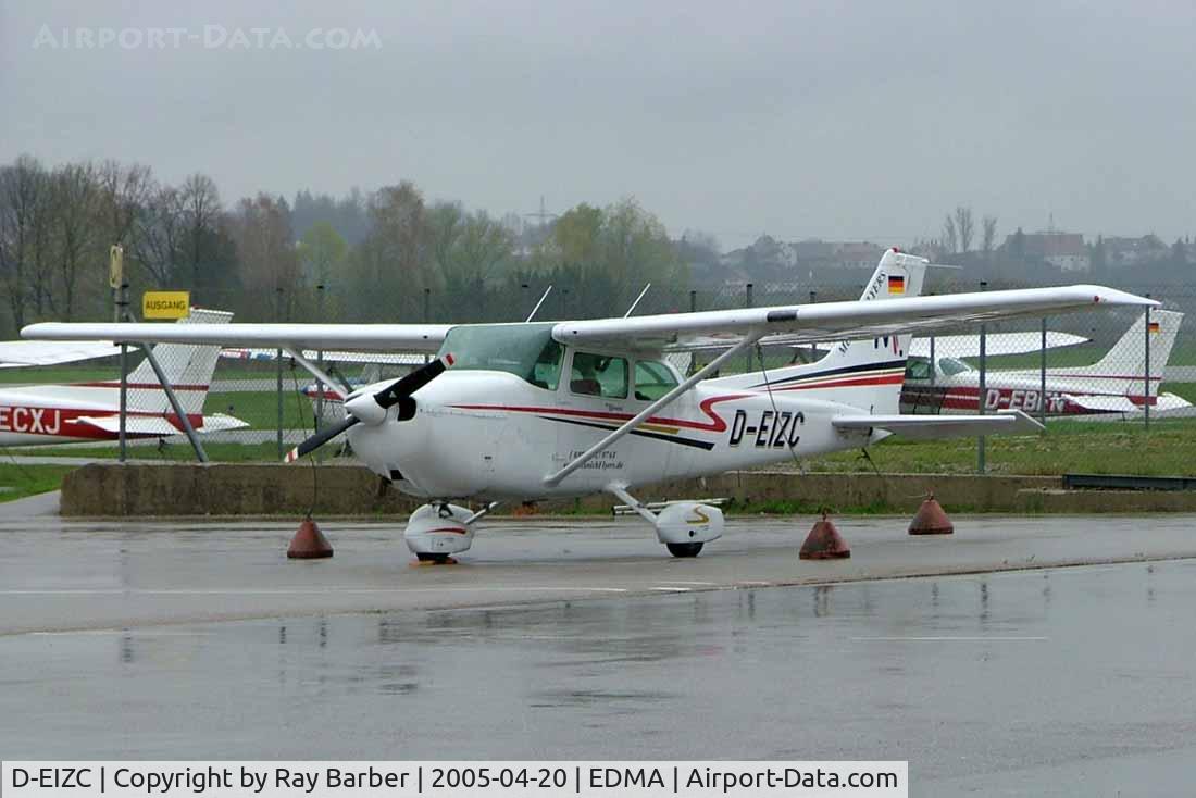 D-EIZC, Reims F172P C/N 2154, Seen here in pouring rain.