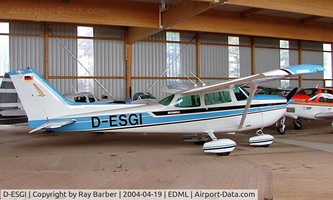 D-ESGI, Cessna 172N C/N 17273033, Seen here at Landshut~D.