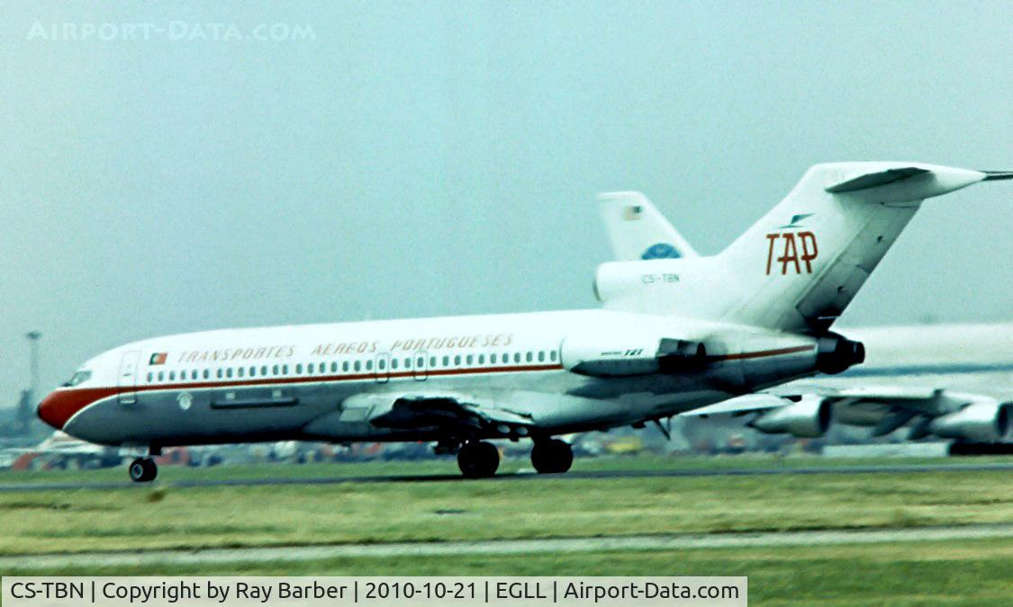 CS-TBN, 1968 Boeing 727-82C C/N 19597, Boeing 727-82C [19597] (TAP Transportes Aéreos Portugueses) Heathrow~G 01/07/1975. Image taken from a slide in 1975.