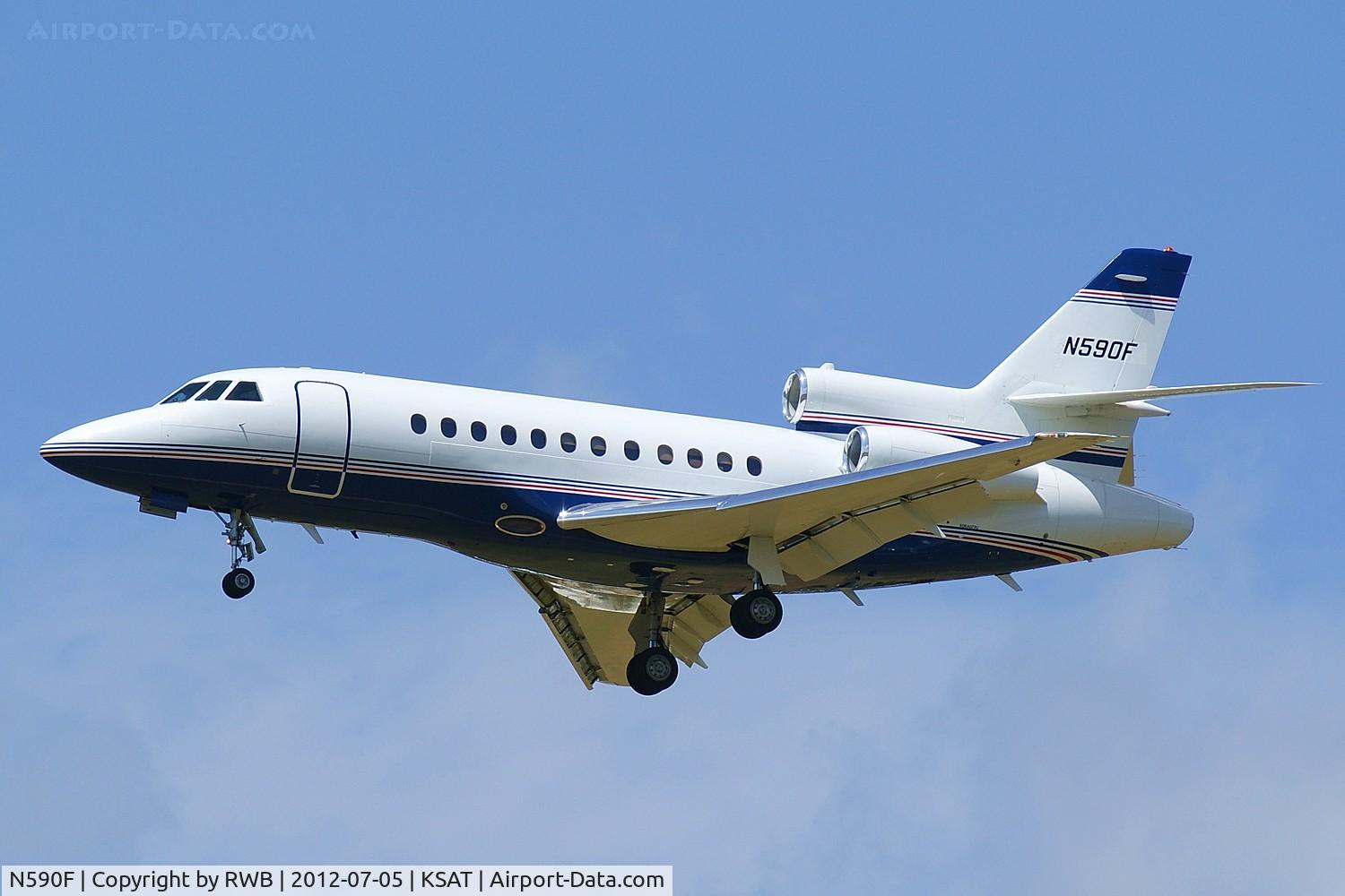 N590F, Dassault Falcon 900 C/N 98, On approach 12R