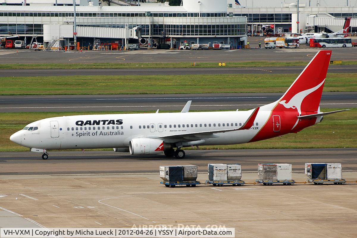 VH-VXM, 2002 Boeing 737-838 C/N 33483, At Sydney