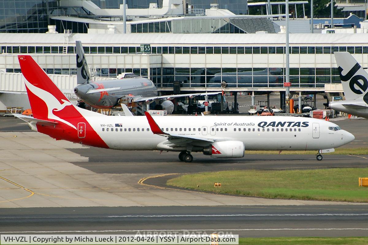 VH-VZL, 2011 Boeing 737-838 C/N 34194, At Sydney
