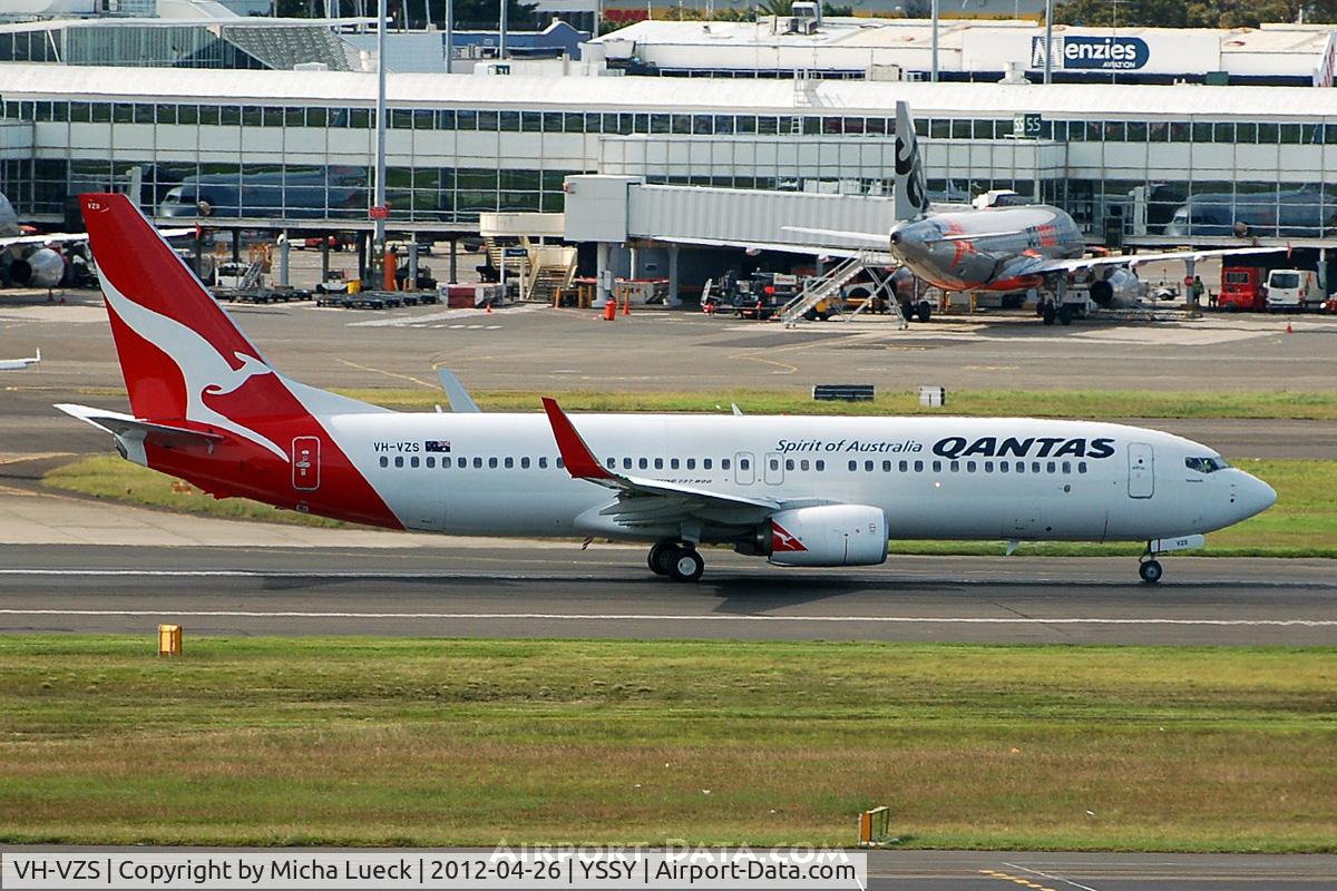 VH-VZS, 2011 Boeing 737-838 C/N 39358, At Sydney