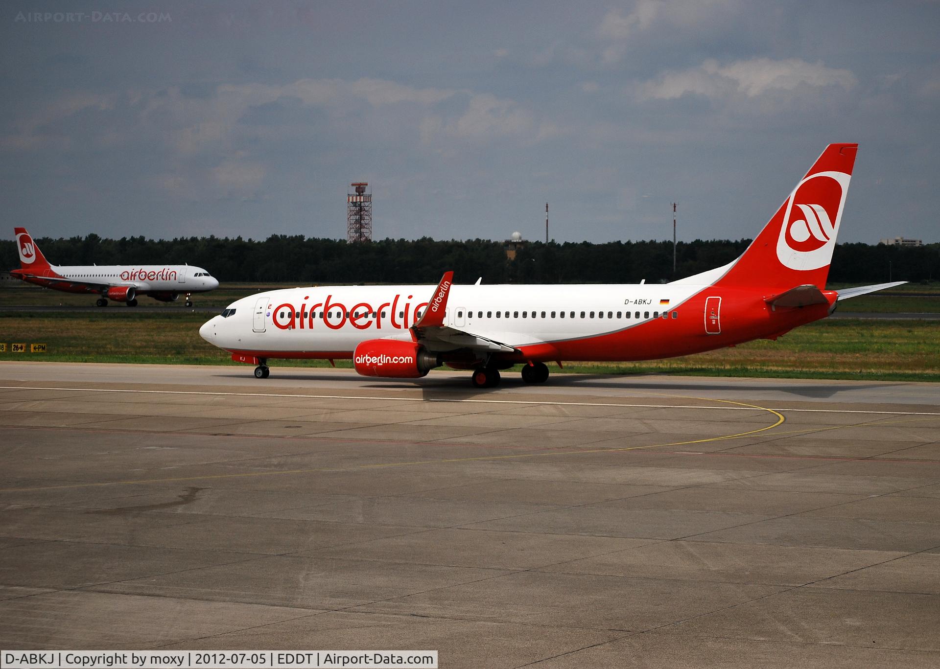 D-ABKJ, 2010 Boeing 737-86J C/N 37749, Boeing 737-86J at Berlin Tegel