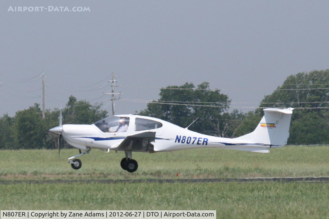 N807ER, 2003 Diamond DA-40 Diamond Star C/N 40.318, At Denton Municipal Airport