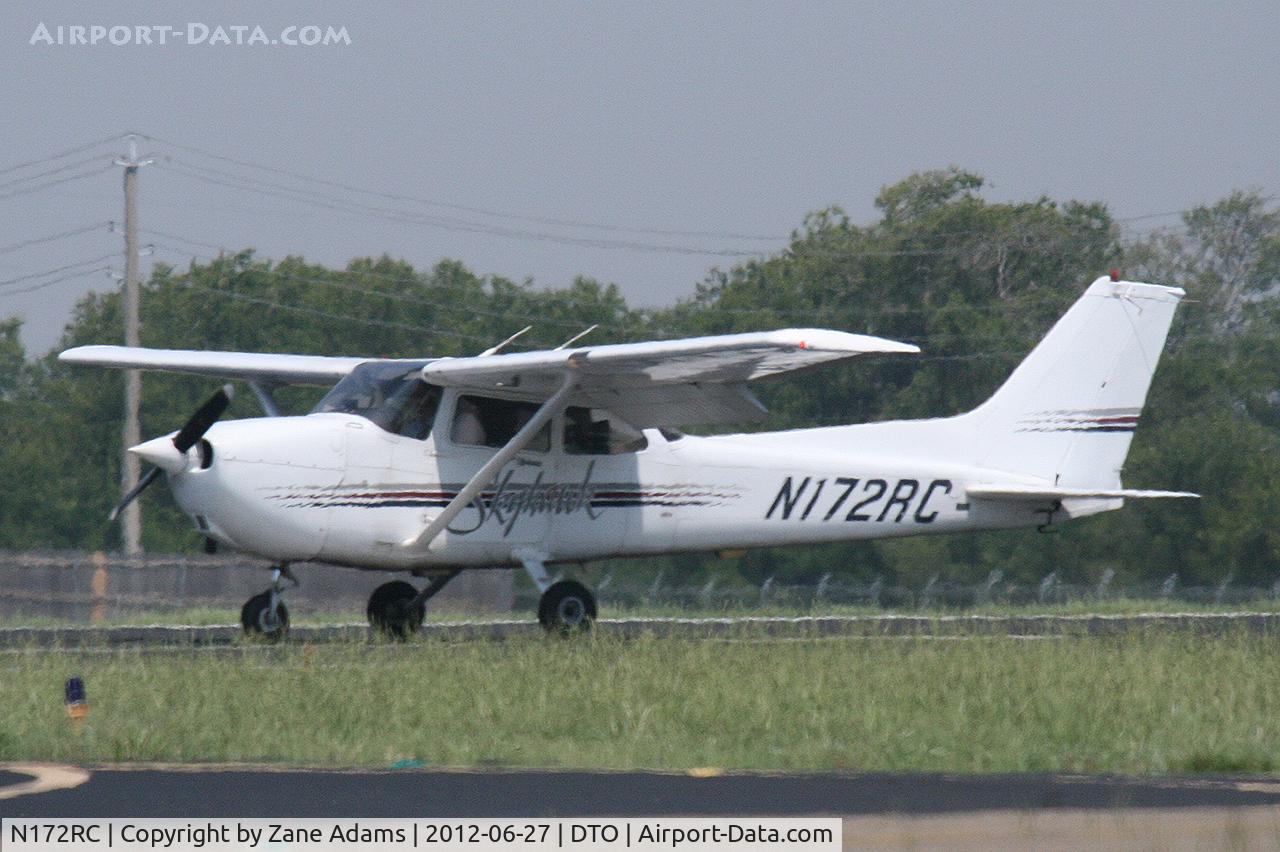N172RC, 1997 Cessna 172R C/N 17280204, At Denton Municipal Airport