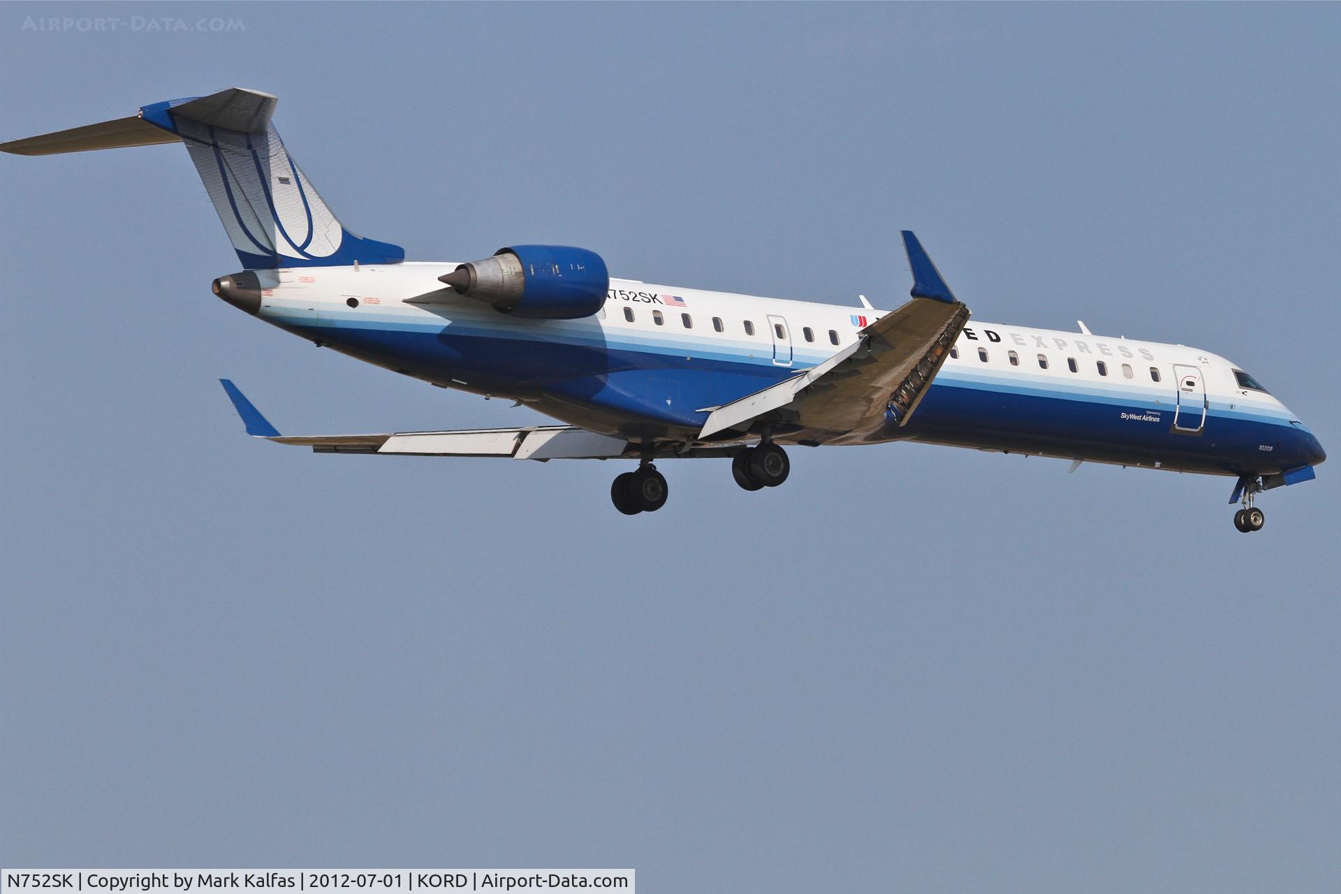 N752SK, 2005 Bombardier CRJ-701ER (CL-600-2C10) Regional Jet C/N 10209, SkyWest/United Express Bombardier CL-600-2C10, arriving from Glacier Park Int'l /KGPI, RWY 14R approach KORD.