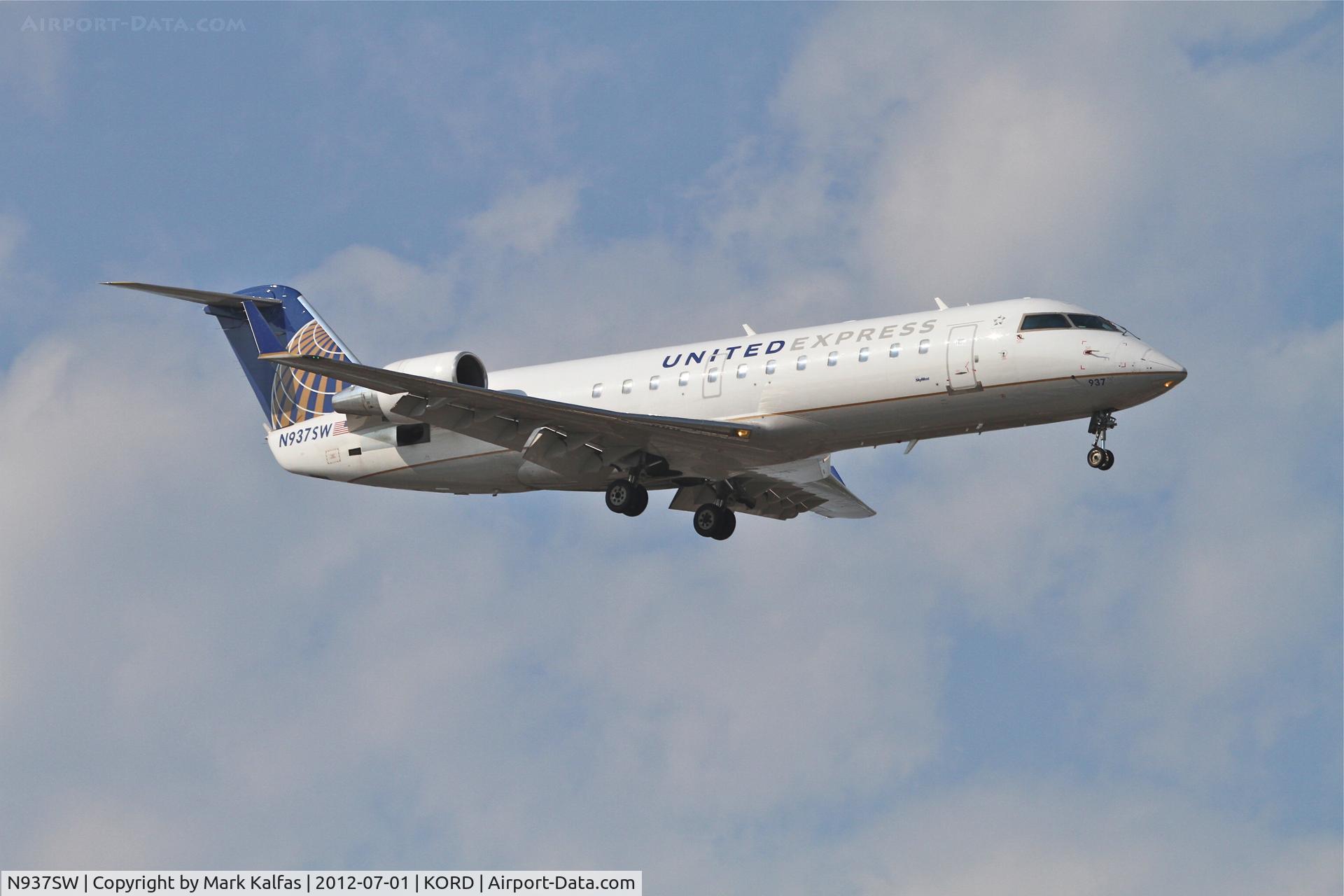 N937SW, 2003 Bombardier CRJ-200LR (CL-600-2B19) C/N 7735, SkyWest./United Express Bombardier CL-600-2B19, SKW5319 arriving from Duluth Int'l /KDLH, RWY 14R approach KORD.