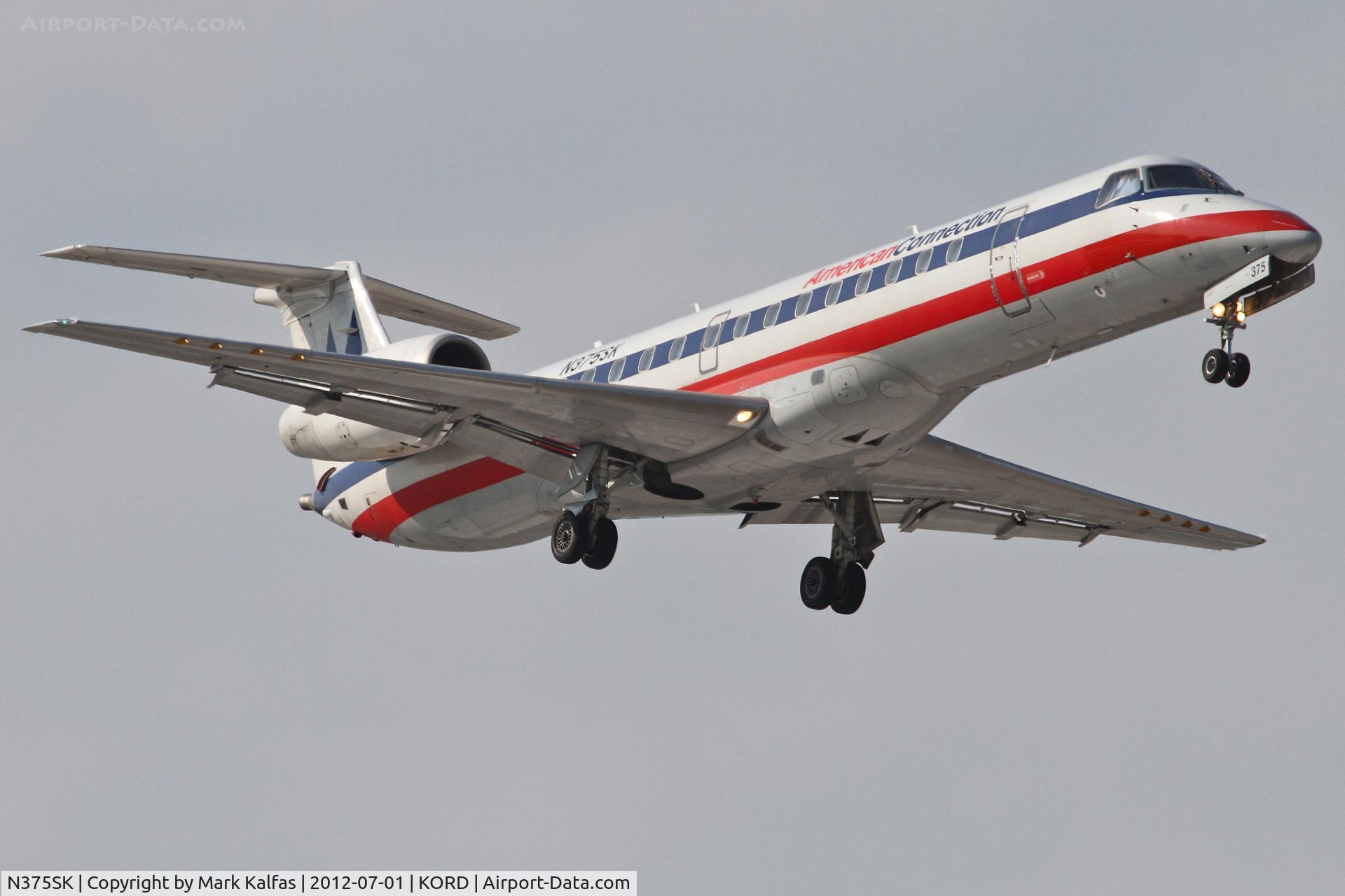 N375SK, 2002 Embraer ERJ-140LR (EMB-135KL) C/N 145569, Chautauqua Airlines/American Connection Embraer EMB-135KL, CHQ5063 arriving from La Crosse Municipal Airport/KLSE, RWY 14R approach KORD.