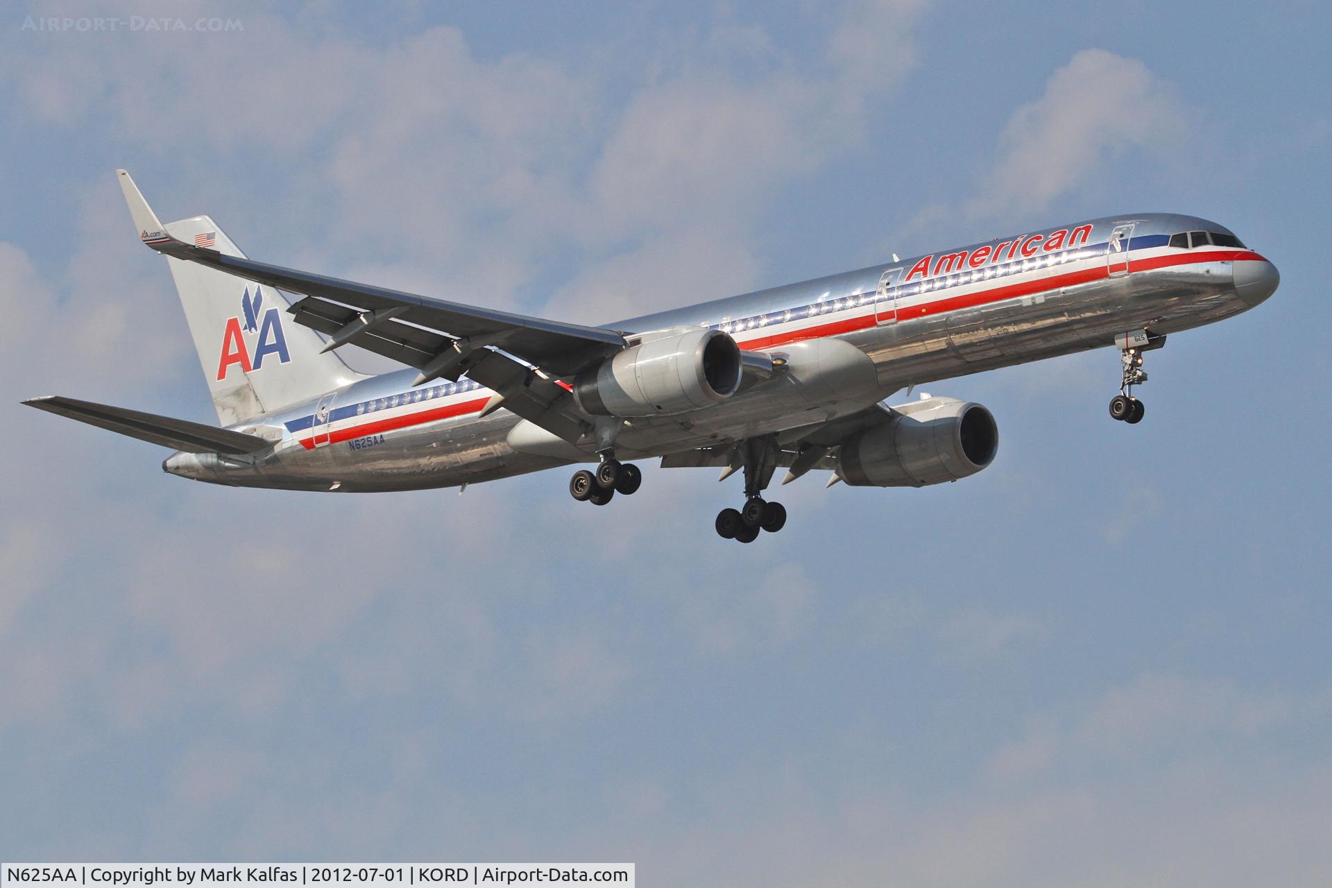 N625AA, 1990 Boeing 757-223 C/N 24583, American Airlines  Boeing 757-223, AAL1076 arriving from John Wayne Airport /KSNA, RWY 14R approach KORD.
