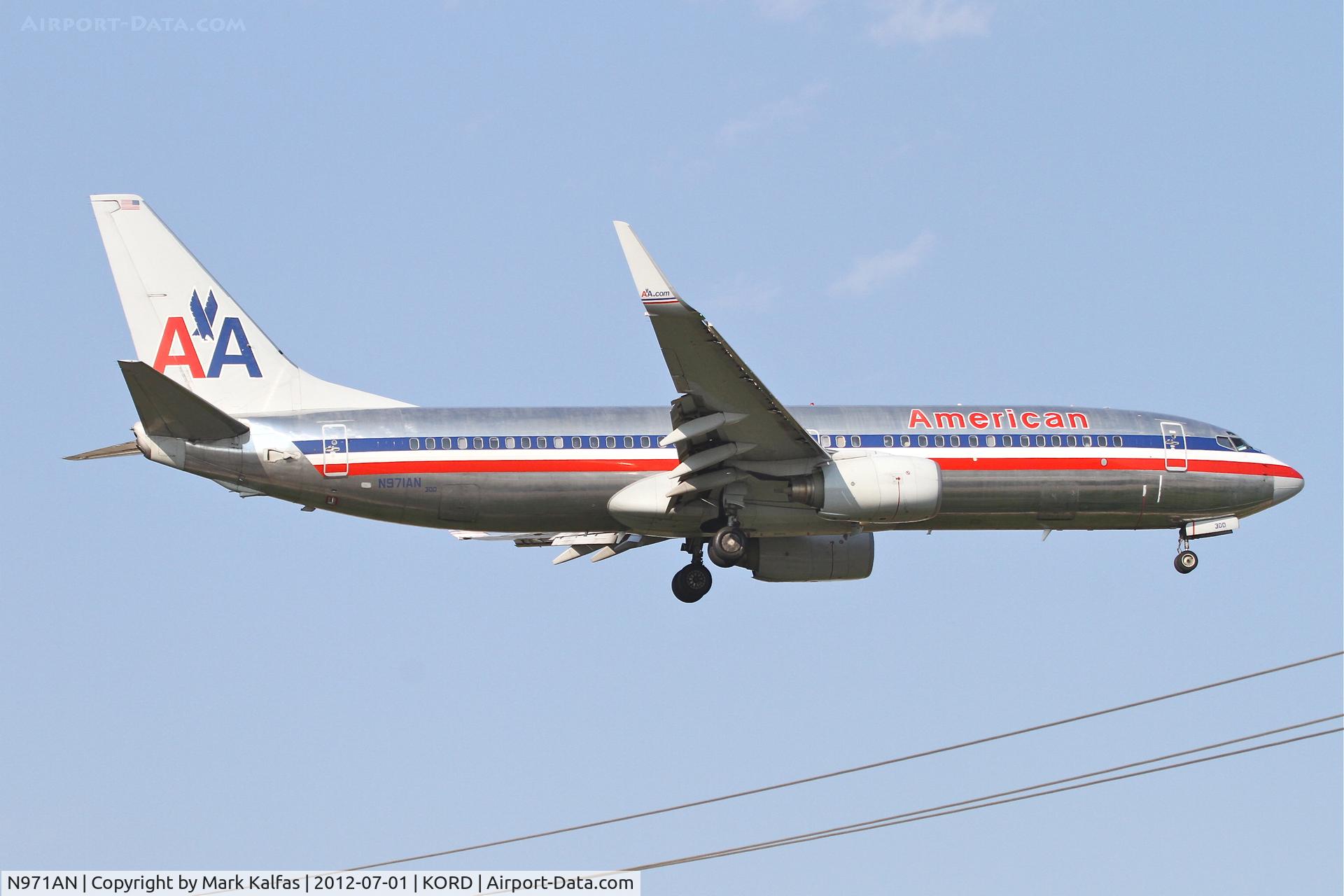 N971AN, 2001 Boeing 737-823 C/N 29547, American Airlines Boeing 737-823, AAL844 arriving from Montego Bay-Sangster Int'l /MKJS, RWY 14R KORD.