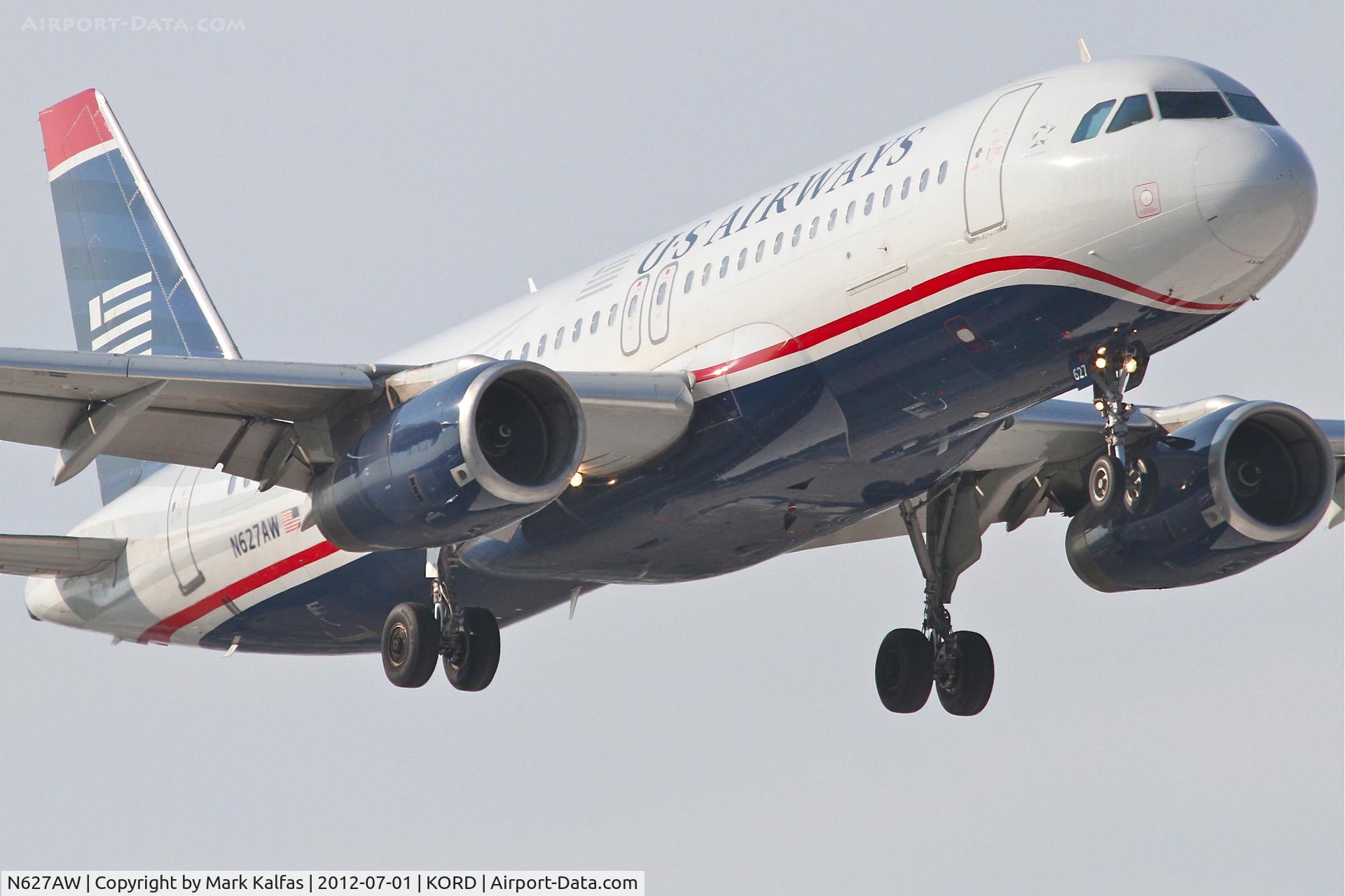 N627AW, 1989 Airbus A320-231 C/N 66, US Airways Airbus A320-231, AWE5 arriving from Phoenix Sky Harbor International /KPHX, RWY 14R approach KORD.