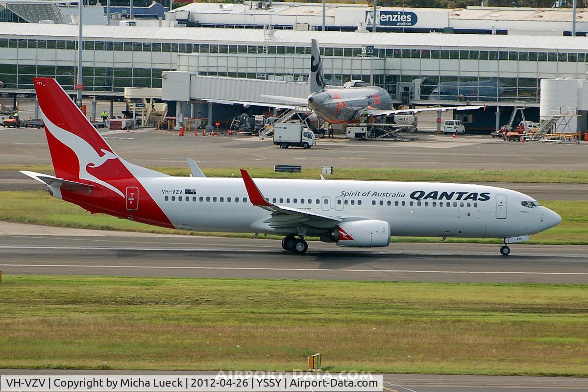 VH-VZV, 2011 Boeing 737-838 C/N 34189, At Sydney