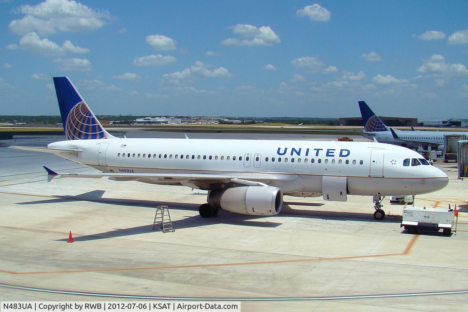 N483UA, 2001 Airbus A320-232 C/N 1586, Parked, apparently out of service.