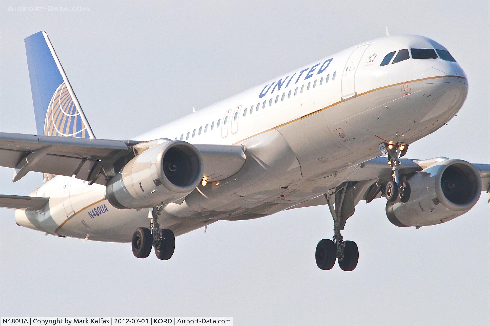 N480UA, 2001 Airbus A320-232 C/N 1555, United Airlines Airbus A320-232, UAL598 arriving from Orlando International /KMCO, RWY 14R approach KORD.