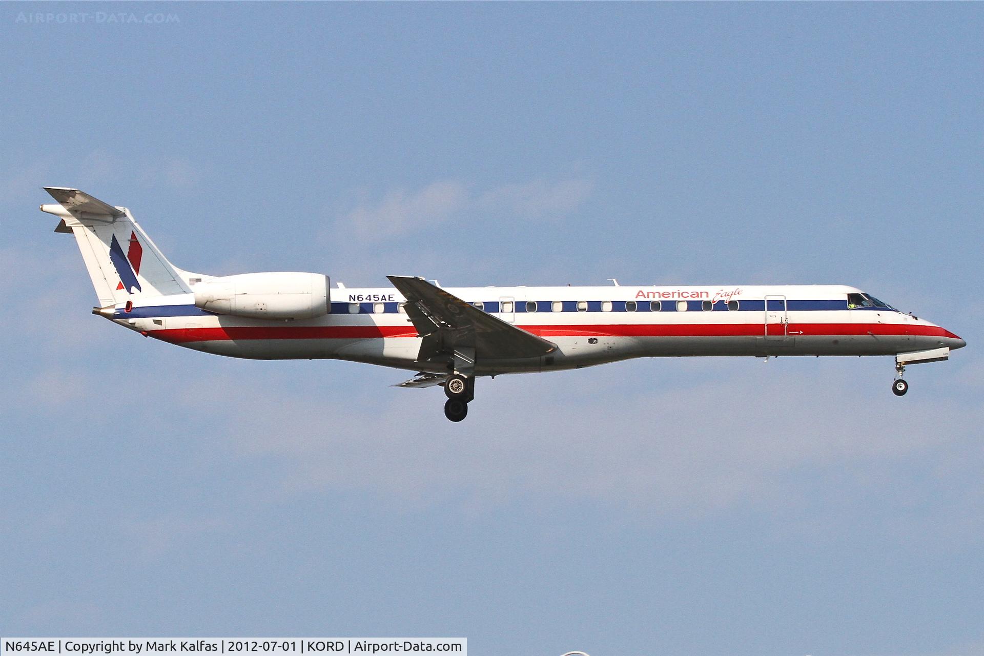 N645AE, 2000 Embraer ERJ-145LR (EMB-145LR) C/N 145212, American Eagle Embraer EMB-145LR, EGF4281 arriving from Northwest Arkansas Regional /KXNA, RWY 14R approach KORD,