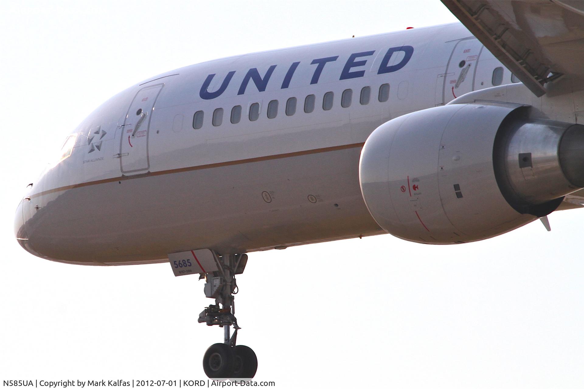 N585UA, 1993 Boeing 757-222 C/N 26709, United Airlines Boeing 757-222, UAL540 arriving from KMCO, RWY 28 approach KORD.