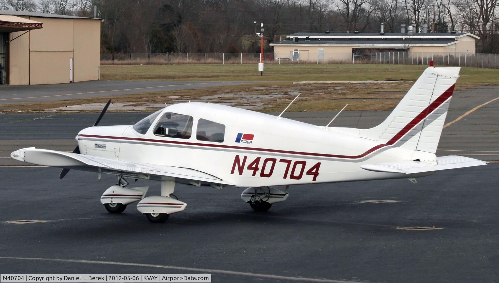 N40704, 1973 Piper PA-28-140 C/N 28-7425147, Sitting pretty at South Jersey Regional Airport.