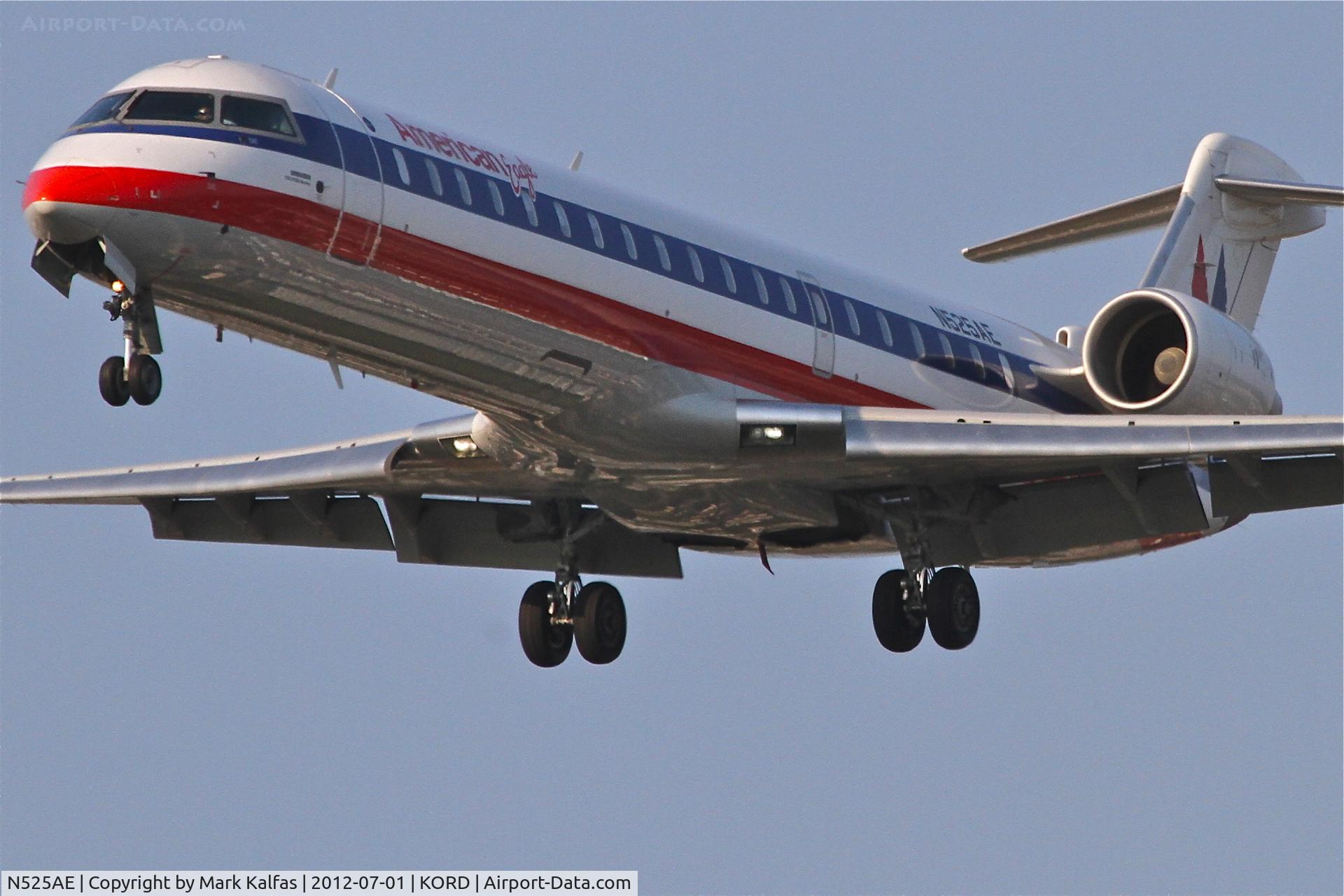 N525AE, Bombardier CRJ-701ER (CL-600-2C10) Regional Jet C/N 10302, American Eagle Bombardier CL-600-2C10, EGF3716 arriving from Hartsfield-Jackson In'tl /KATL, RWY 28 approach KORD.