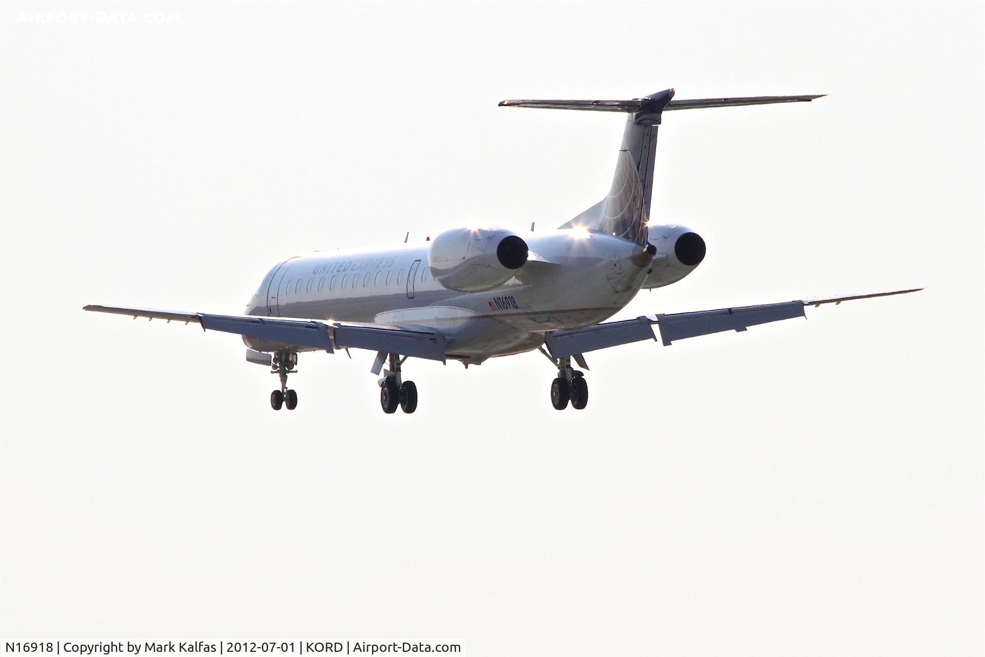 N16918, 2001 Embraer ERJ-145LR (EMB-145LR) C/N 145397, ExpressJet/United Express Embraer EMB-145LR, ASQ5814 arriving from Pensacola on RWY 28 KORD.