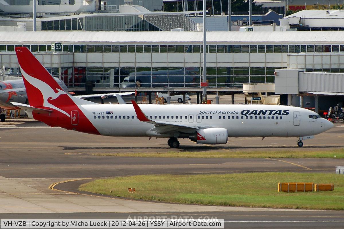 VH-VZB, 2008 Boeing 737-838 C/N 34196, At Sydney