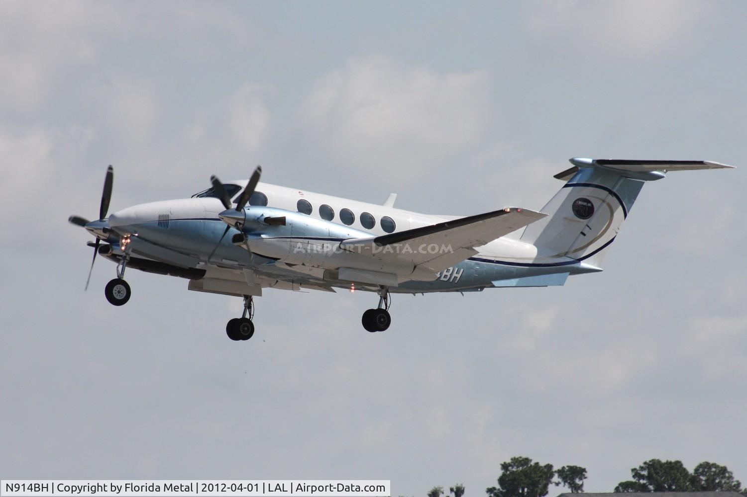 N914BH, 1984 Beech 300 C/N FA-21, Beech 300
