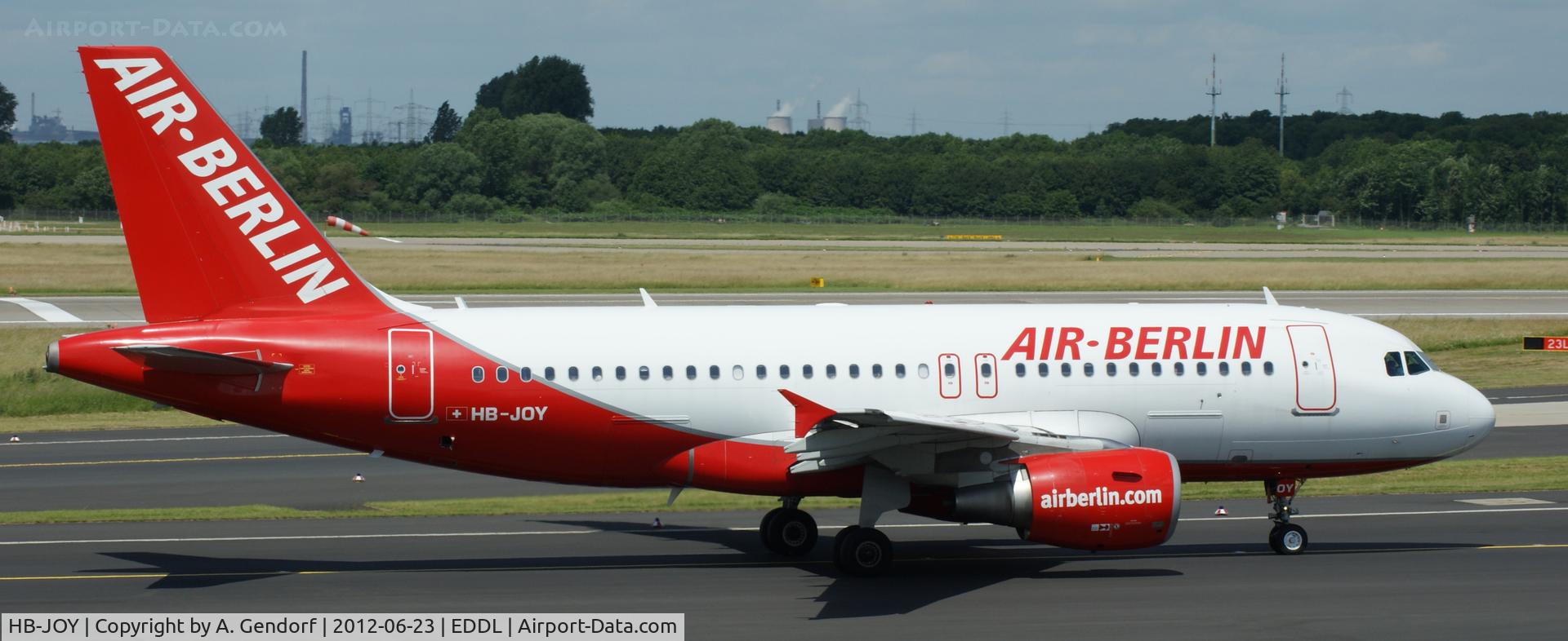 HB-JOY, 2007 Airbus A319-111 C/N 3245, Belair (Air Berlin cs.), on the taxiway for departure at Düsseldorf Int´l (EDDL)